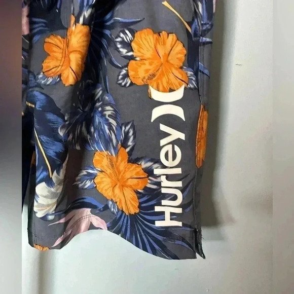 Hurley NWT men’s BoardShort medium blue size small - Picture 3 of 5